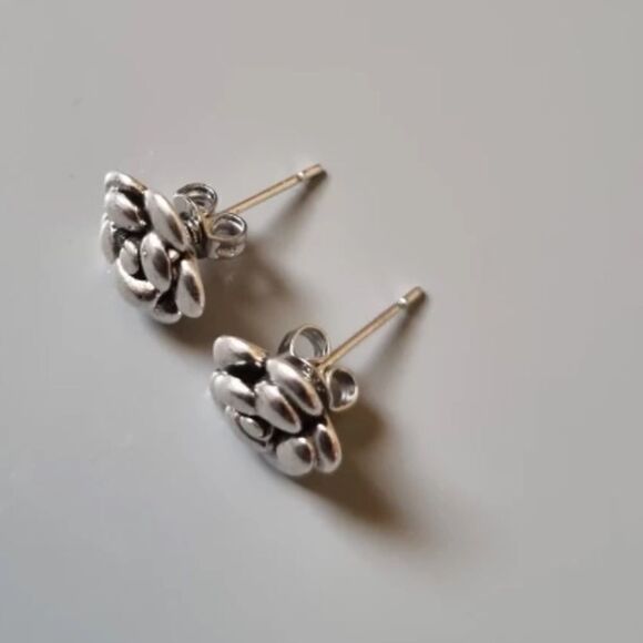 The Blossom Stud Earring in 925 silver - Picture 3 of 4